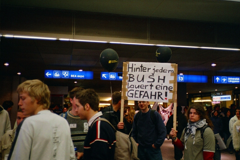 Im Bahnhof